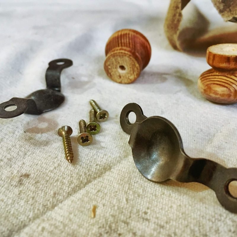 furniture-parts-screws-and-bolts.jpg